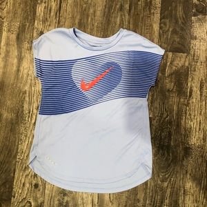 Girls Nike tee size 6